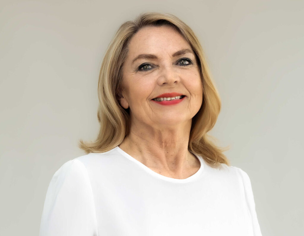 Halina Powder-Kent
